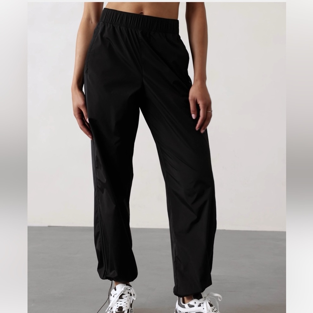 Athleta Rise Pants. Excellent condition. Worn once.